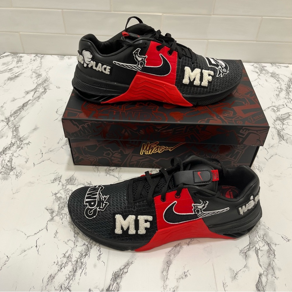 Nike Black and Red Athletic Shoes with Sleek Design